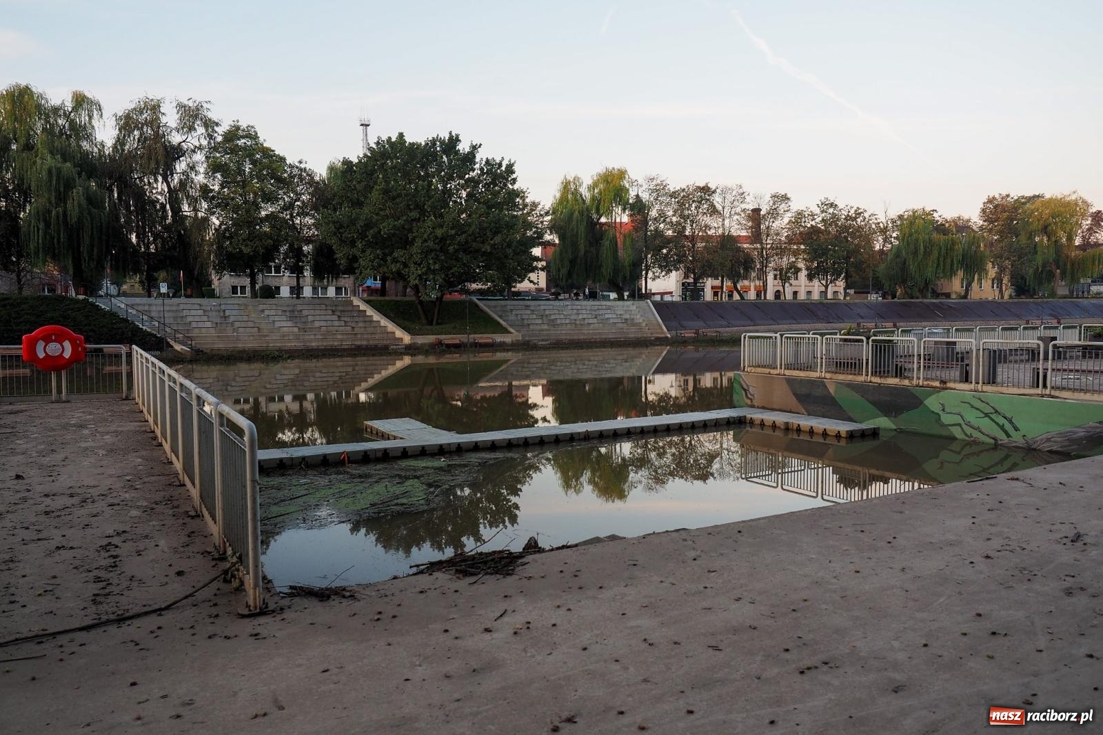 Zdjęcie w galerii na portalu naszraciborz.pl: Raciborskie bulwary po wielkiej wodzie [FOTO] wiadomości z regionu