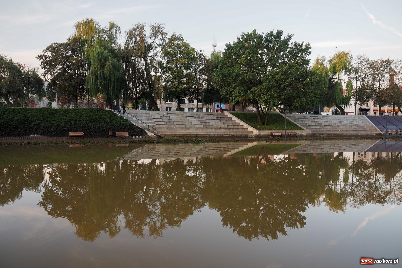 Zdjęcie w galerii na portalu naszraciborz.pl: Raciborskie bulwary po wielkiej wodzie [FOTO] wiadomości z regionu