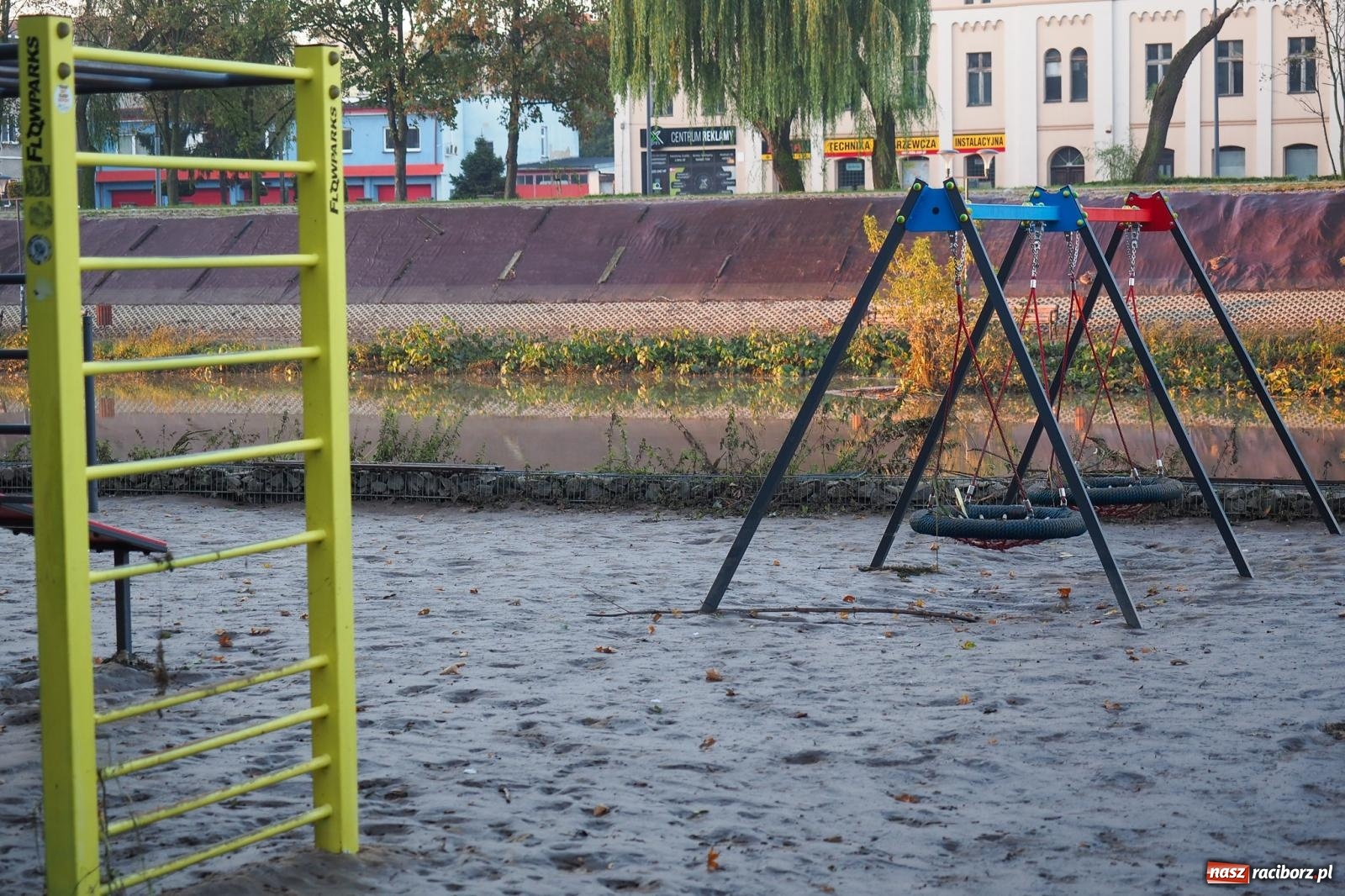 Zdjęcie w galerii na portalu naszraciborz.pl: Raciborskie bulwary po wielkiej wodzie [FOTO] wiadomości z regionu