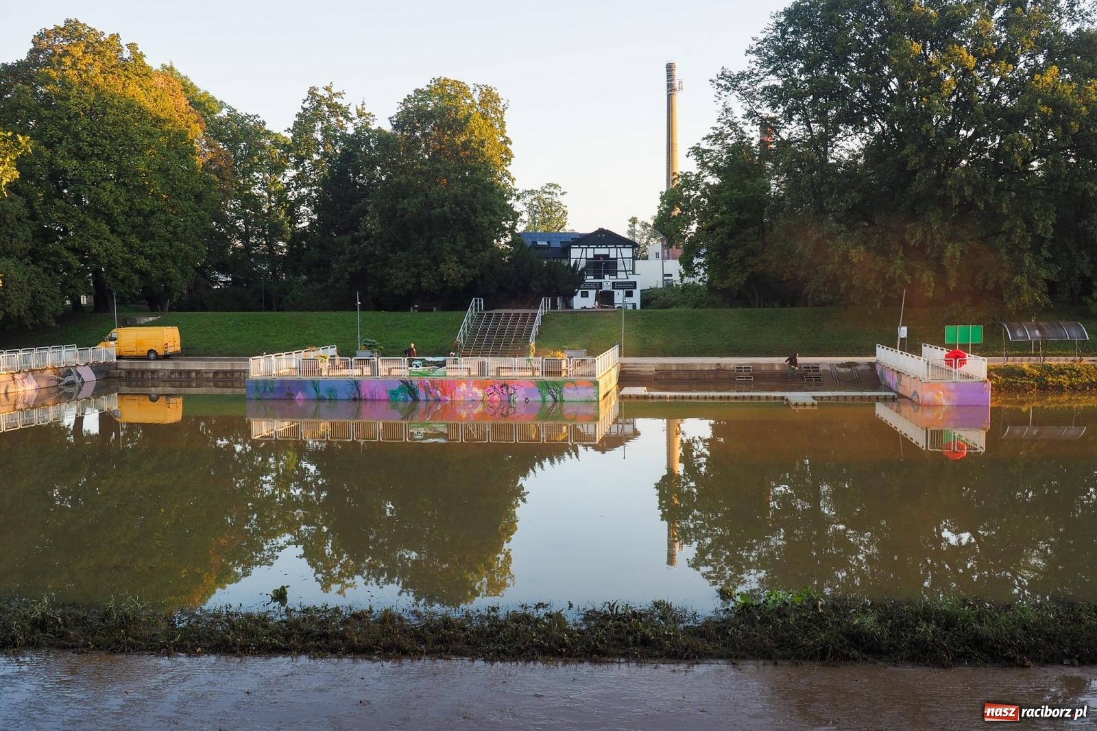 Zdjęcie w galerii na portalu naszraciborz.pl: Raciborskie bulwary po wielkiej wodzie [FOTO] wiadomości z regionu