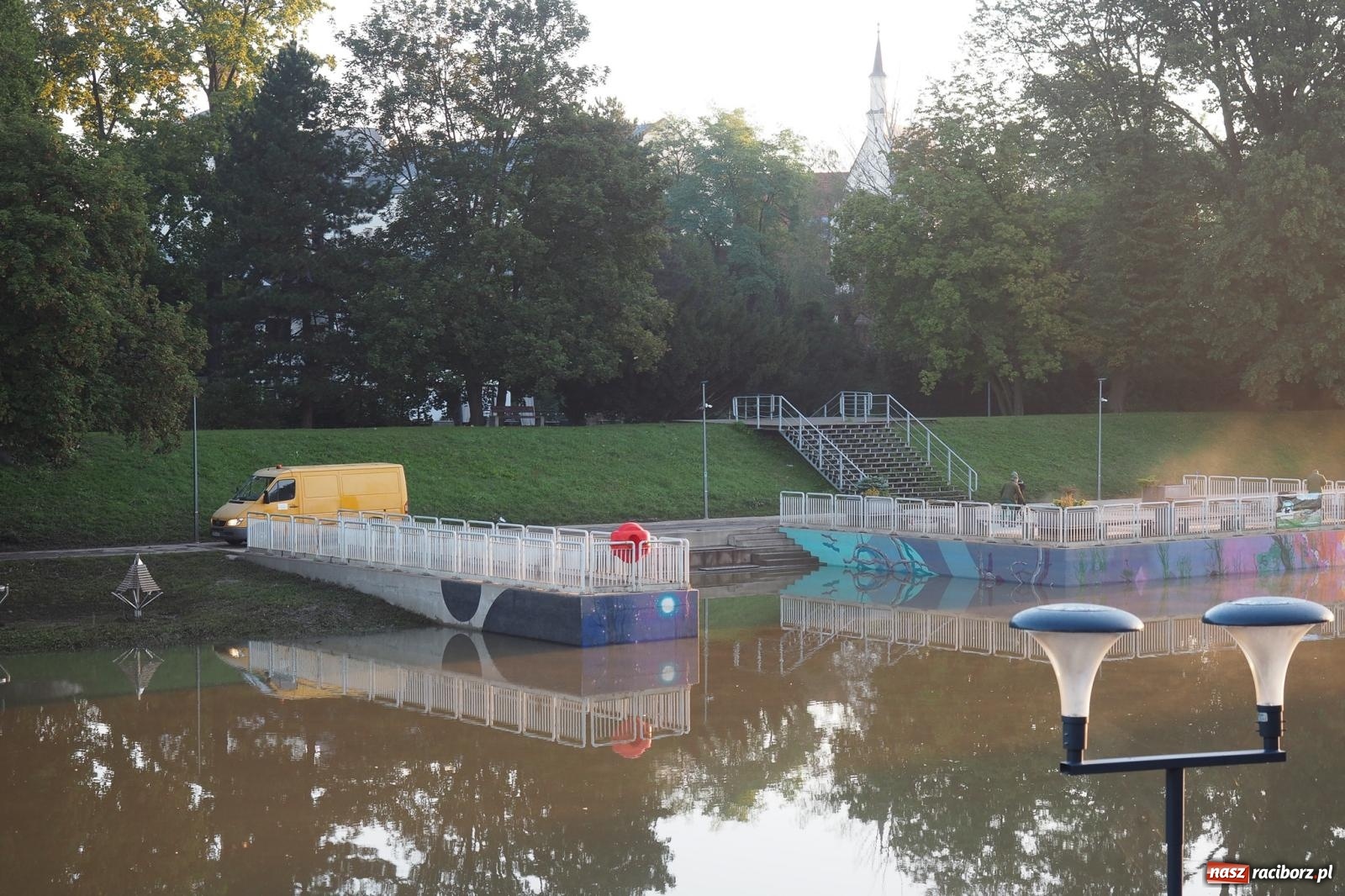 Zdjęcie w galerii na portalu naszraciborz.pl: Raciborskie bulwary po wielkiej wodzie [FOTO] wiadomości z regionu