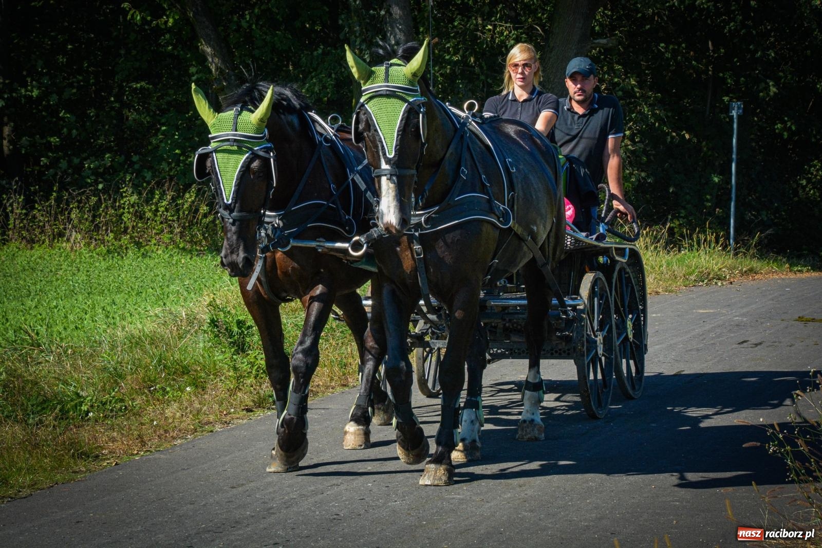 Zdjęcie w galerii na portalu naszraciborz.pl: Słoneczny Hubertus w Żerdzinach. Lisią kitę zerwał Jakub Niedbała wiadomości z regionu