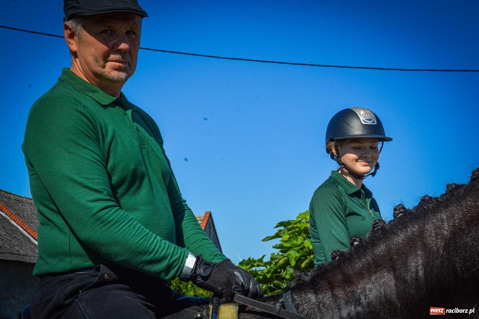 Zdjęcie w galerii na portalu naszraciborz.pl: Słoneczny Hubertus w Żerdzinach. Lisią kitę zerwał Jakub Niedbała wiadomości z regionu
