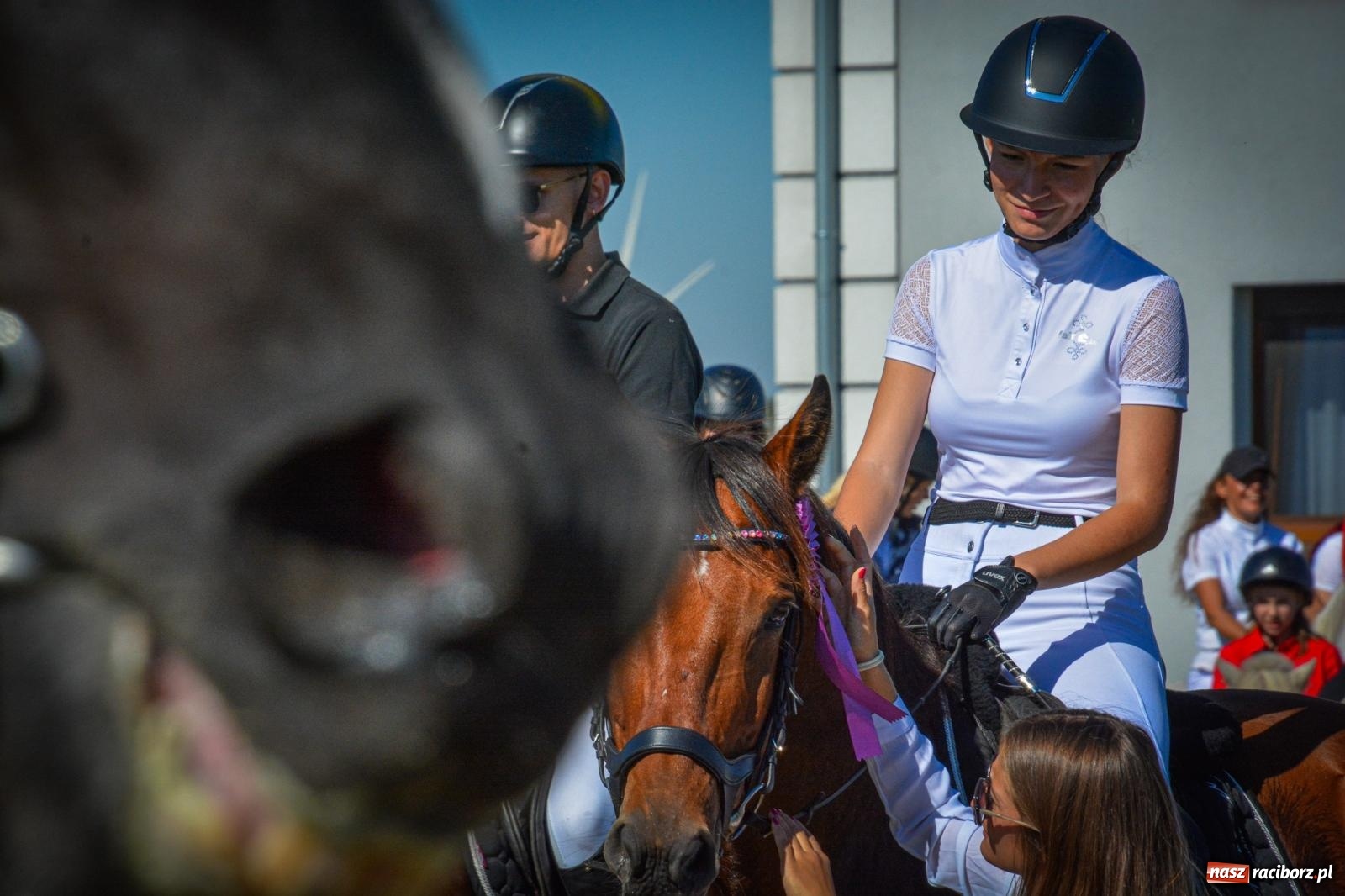 Zdjęcie w galerii na portalu naszraciborz.pl: Słoneczny Hubertus w Żerdzinach. Lisią kitę zerwał Jakub Niedbała wiadomości z regionu