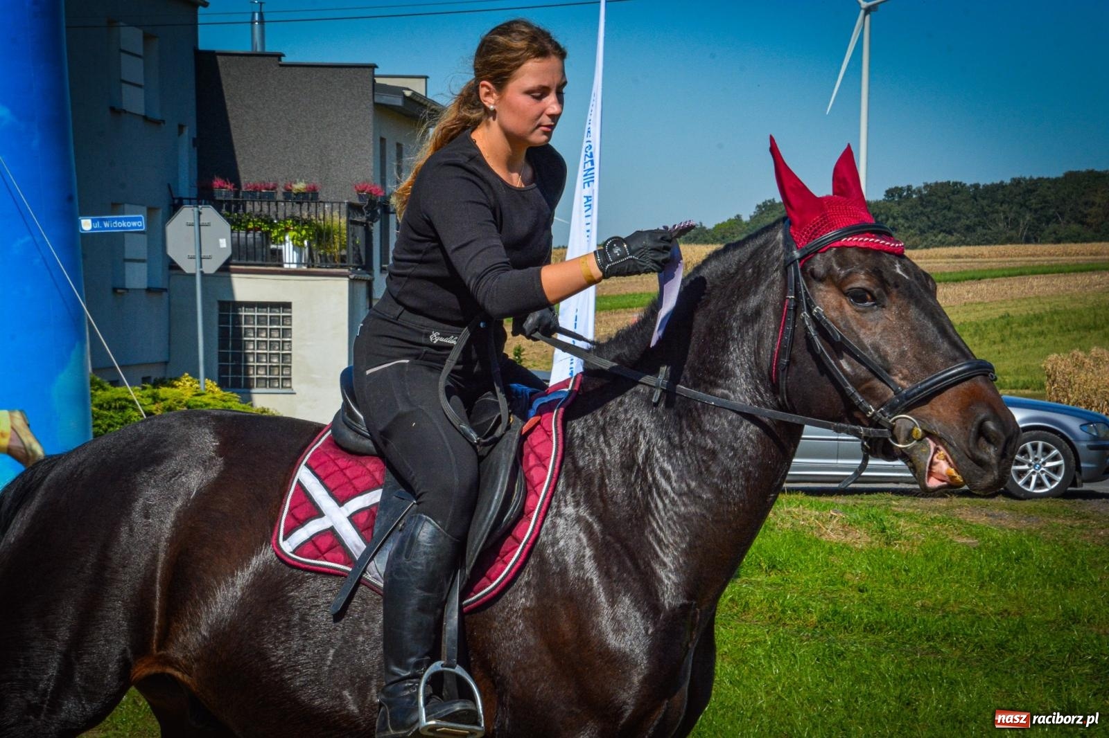 Zdjęcie w galerii na portalu naszraciborz.pl: Słoneczny Hubertus w Żerdzinach. Lisią kitę zerwał Jakub Niedbała wiadomości z regionu