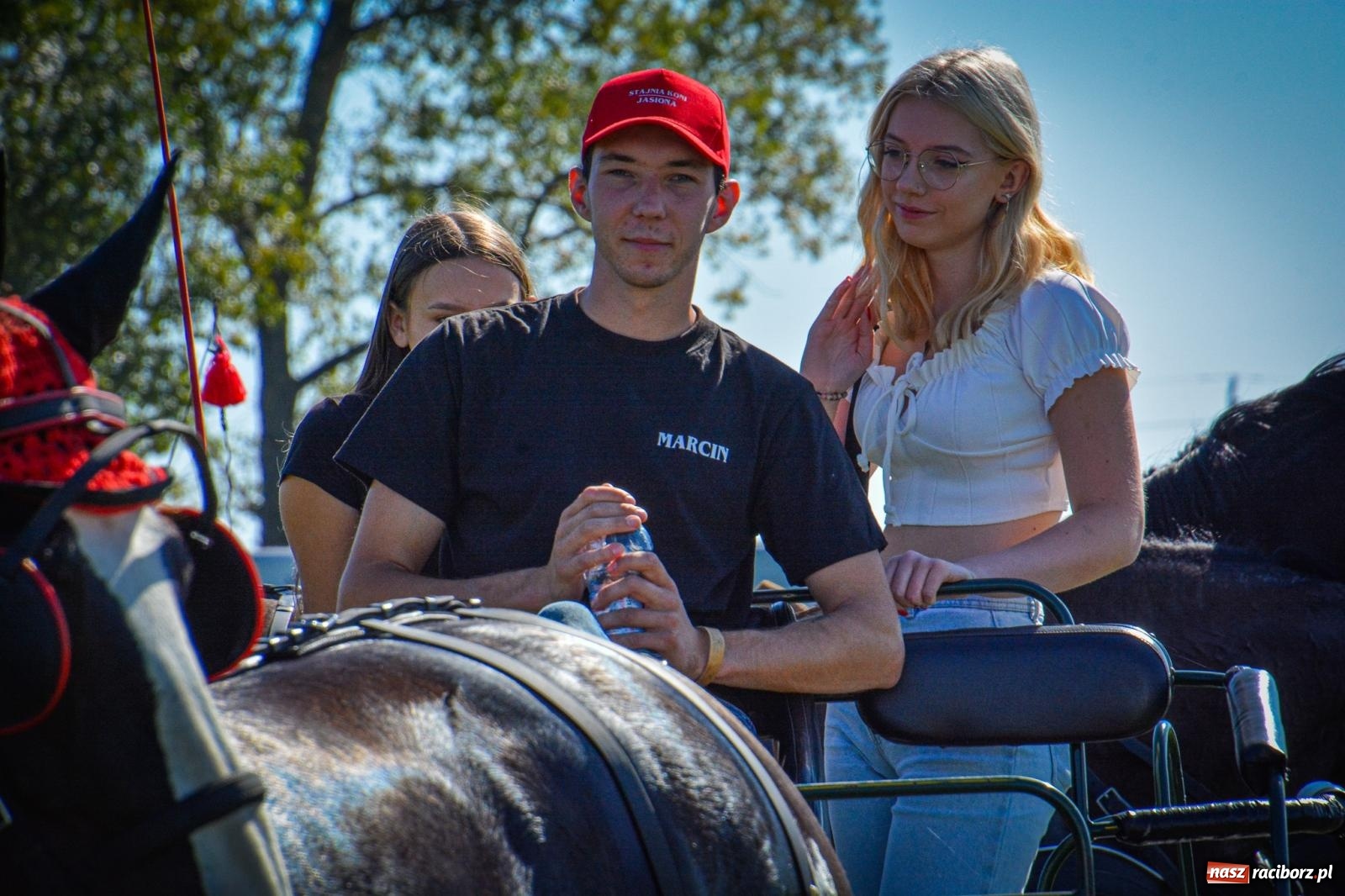 Zdjęcie w galerii na portalu naszraciborz.pl: Słoneczny Hubertus w Żerdzinach. Lisią kitę zerwał Jakub Niedbała wiadomości z regionu