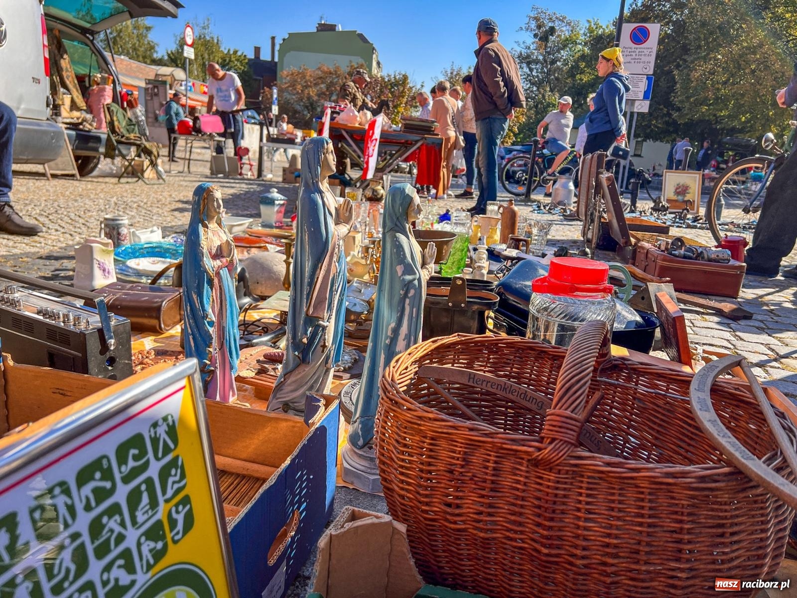 Zdjęcie w galerii na portalu naszraciborz.pl: Ciekawostki z raciborskiego targu staroci wiadomości z regionu