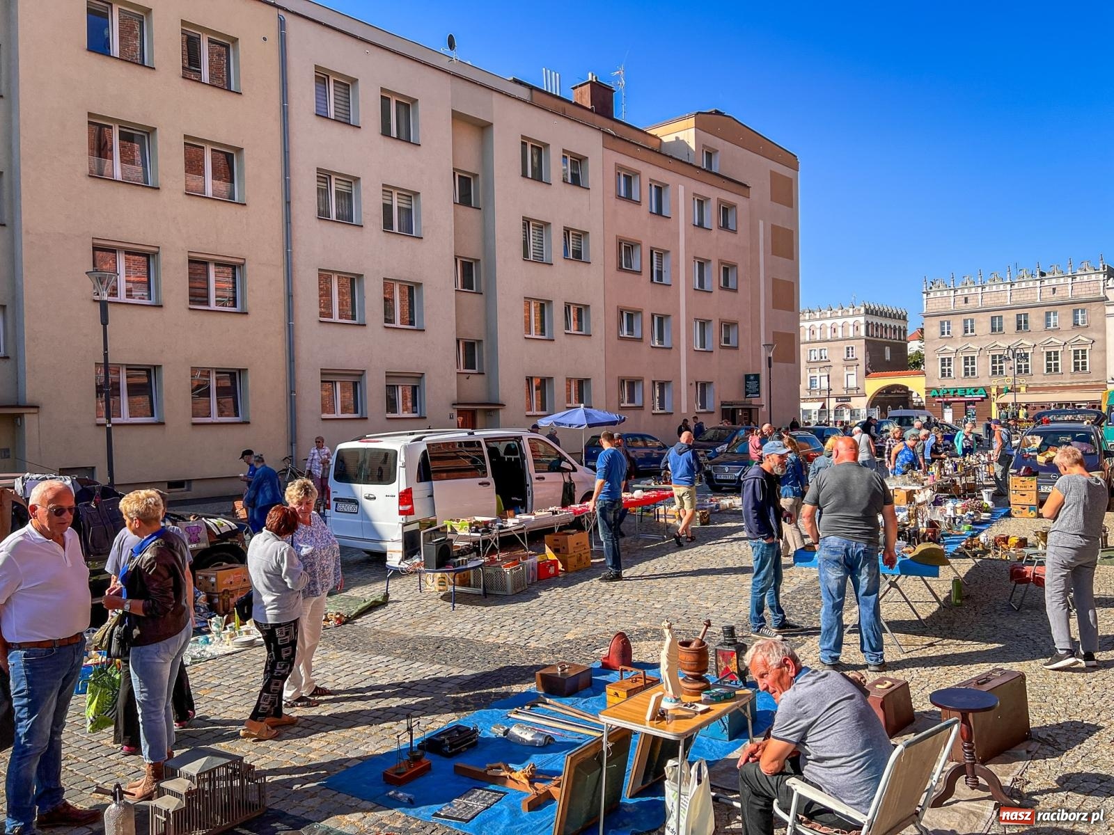 Zdjęcie w galerii na portalu naszraciborz.pl: Ciekawostki z raciborskiego targu staroci wiadomości z regionu