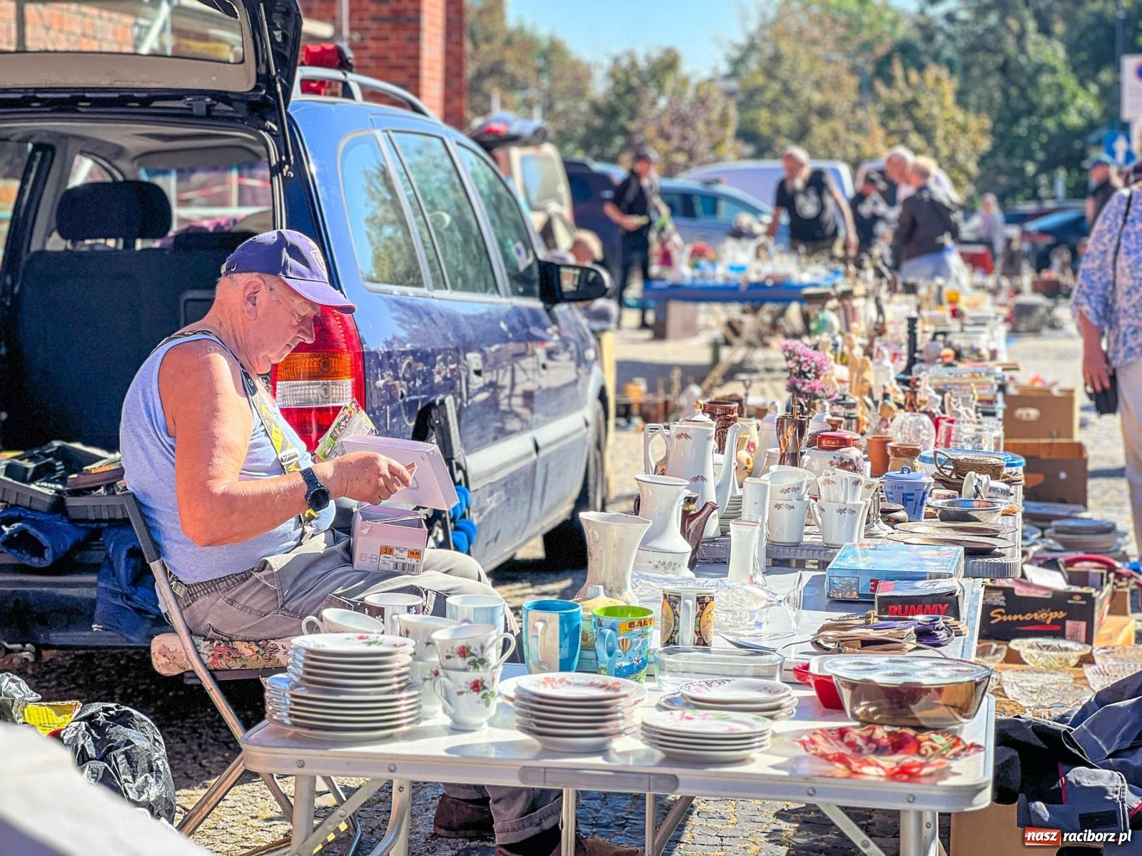 Zdjęcie w galerii na portalu naszraciborz.pl: Ciekawostki z raciborskiego targu staroci wiadomości z regionu
