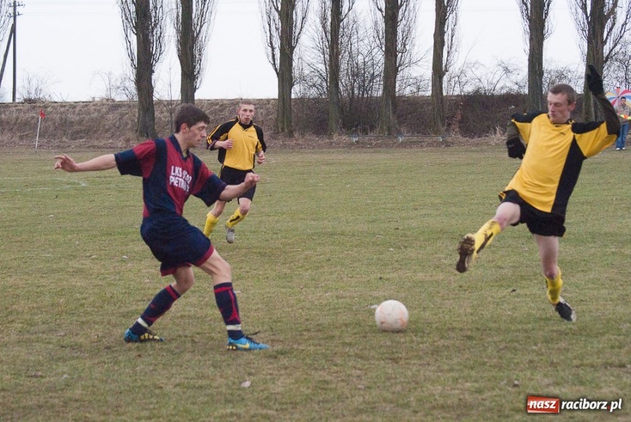 Zdjęcie w galerii na portalu naszraciborz.pl: Wymęczone zwycięstwo Pietrowic wiadomości z regionu