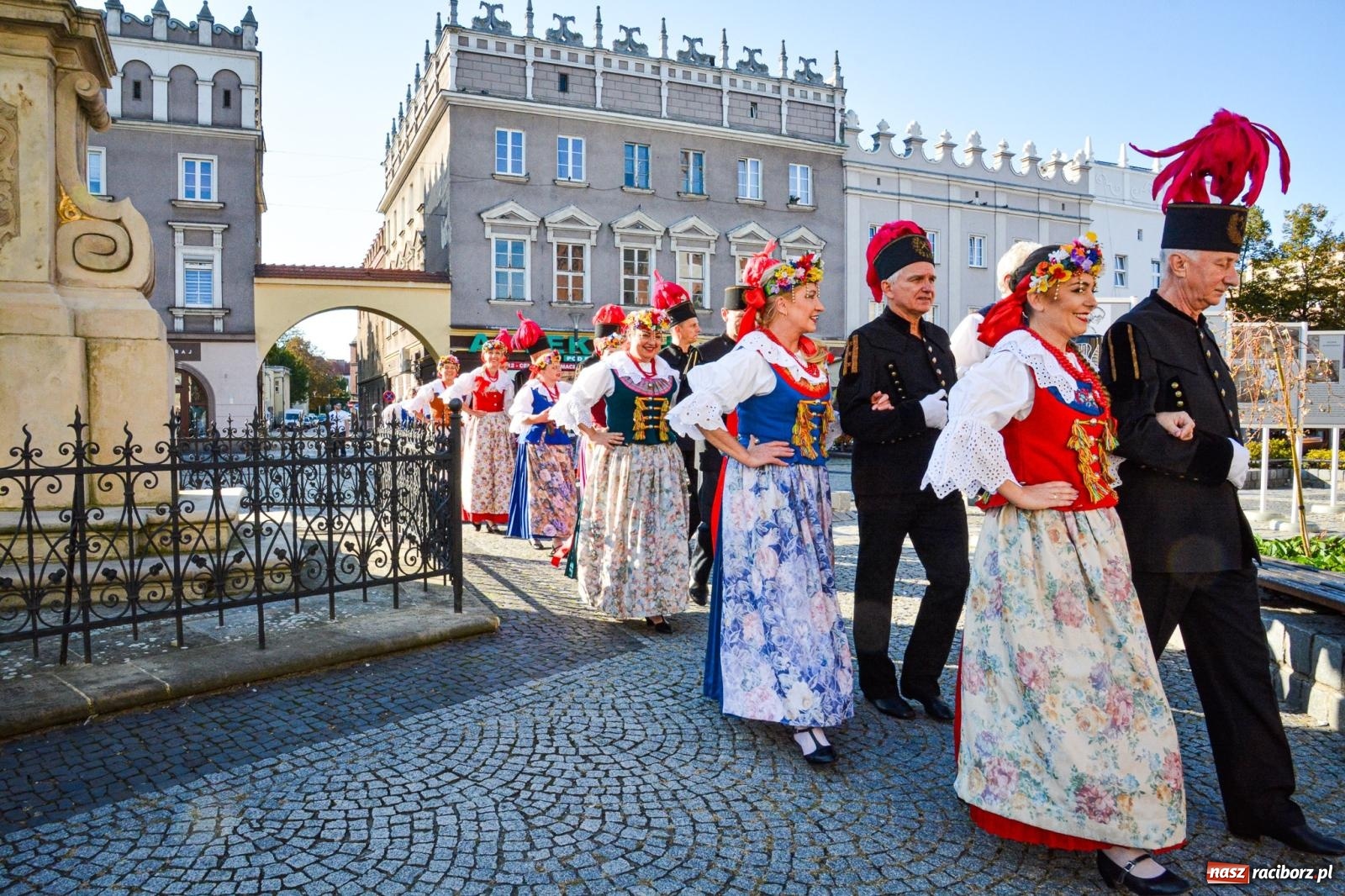Zdjęcie w galerii na portalu naszraciborz.pl: Zespół Pieśni i Tańca Strzecha ma już 70 lat. Trwają folklorystyczne urodziny wiadomości z regionu