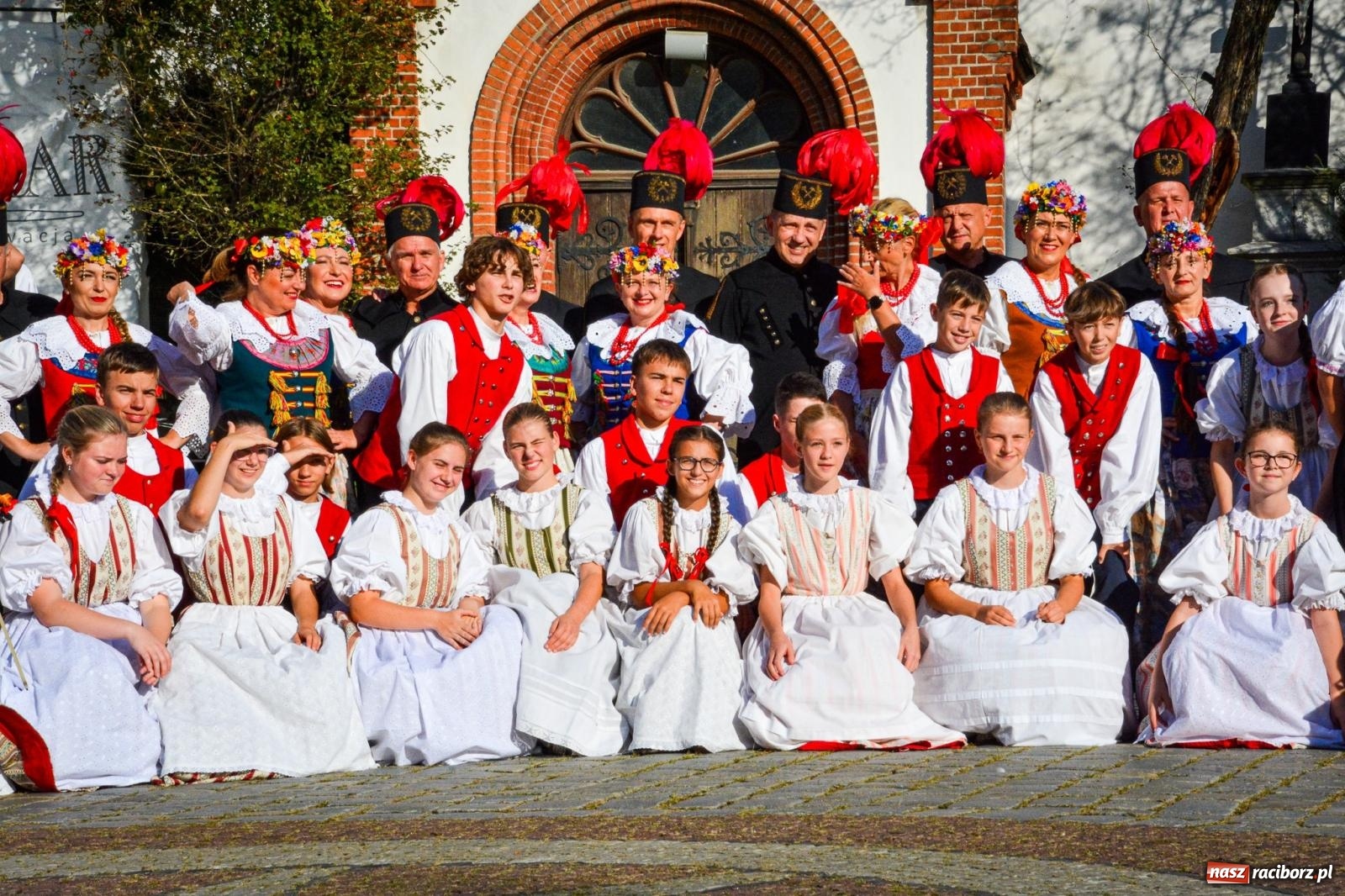 Zdjęcie w galerii na portalu naszraciborz.pl: Zespół Pieśni i Tańca Strzecha ma już 70 lat. Trwają folklorystyczne urodziny wiadomości z regionu