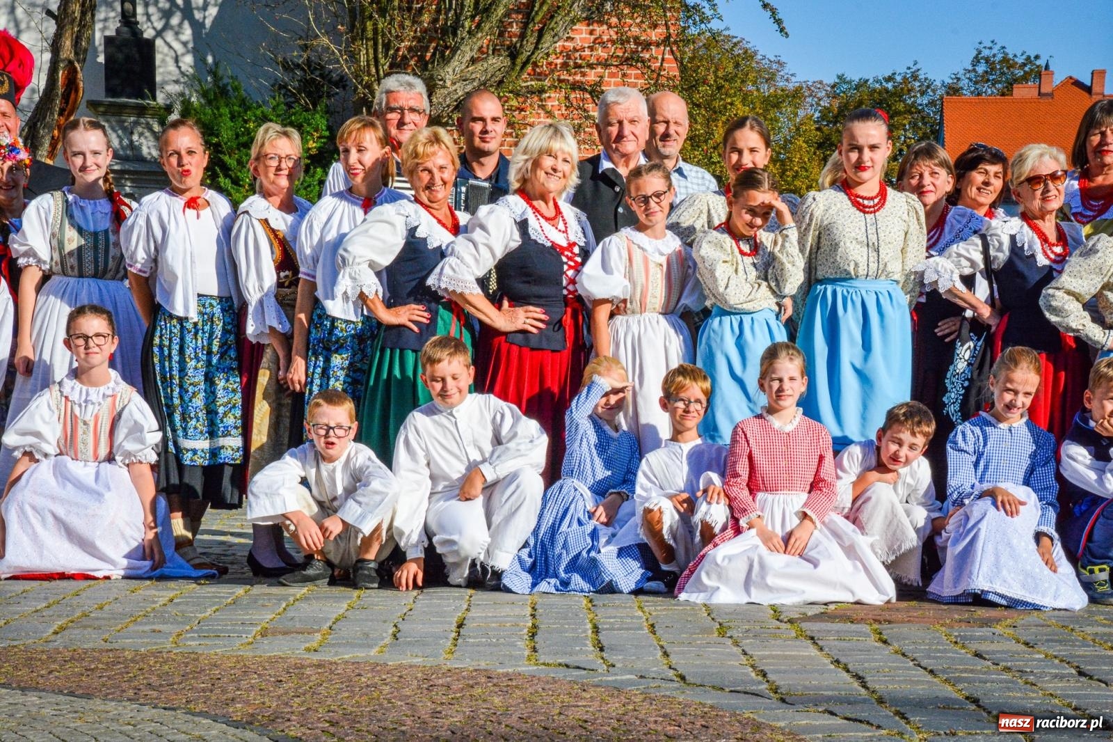 Zdjęcie w galerii na portalu naszraciborz.pl: Zespół Pieśni i Tańca Strzecha ma już 70 lat. Trwają folklorystyczne urodziny wiadomości z regionu
