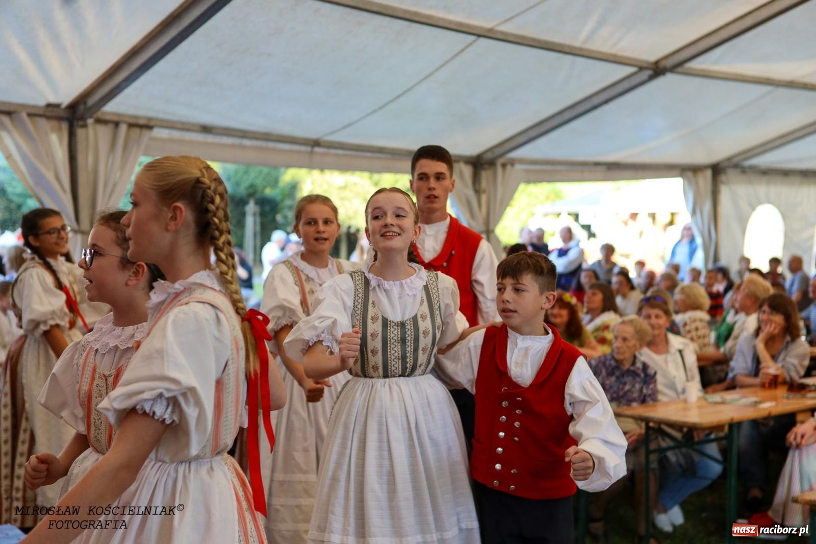 Zdjęcie w galerii na portalu naszraciborz.pl: Śląska i góralska nuta. Strzecha, Uśmiech i Trebunie Tutki wiadomości z regionu