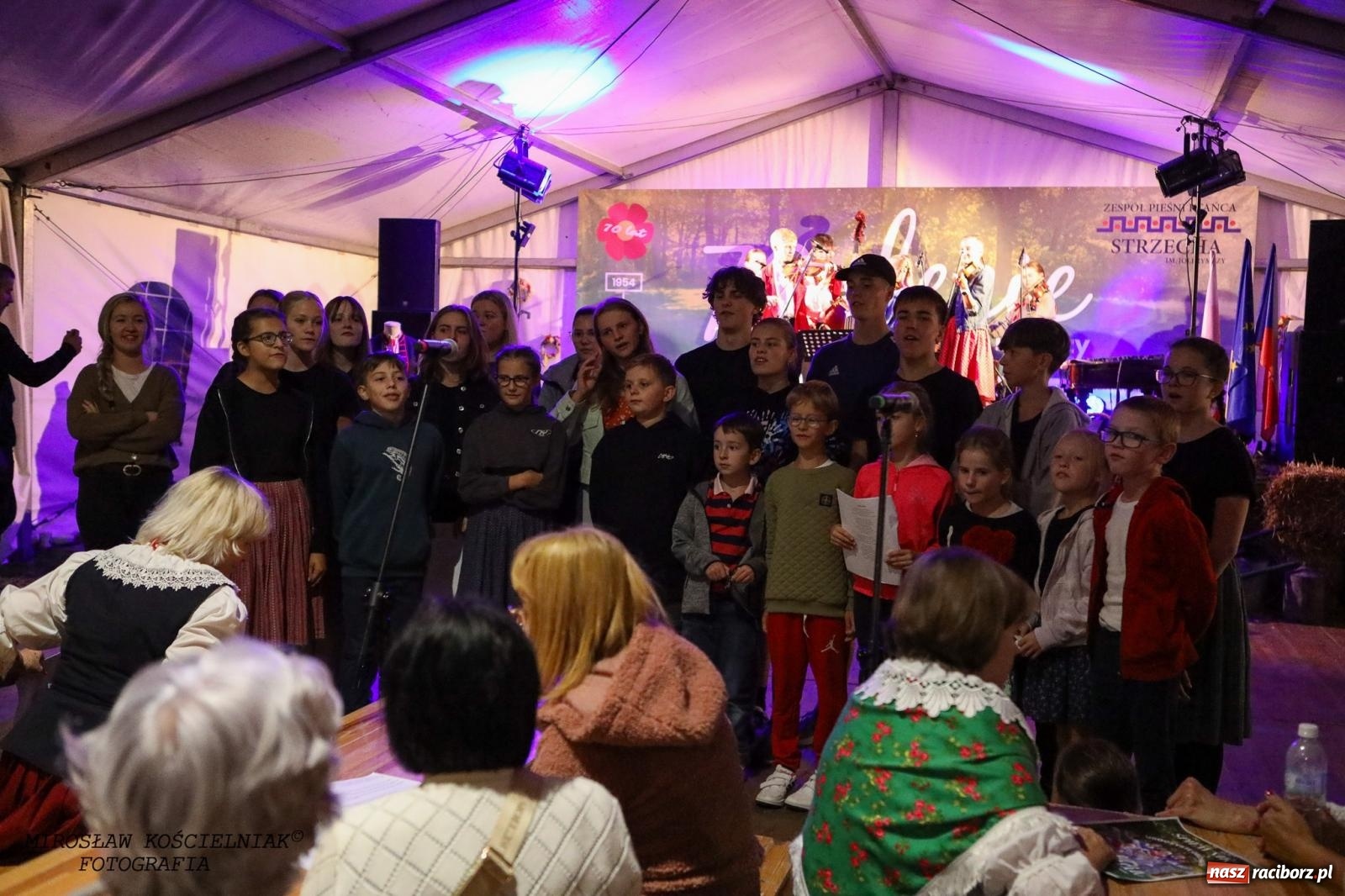 Zdjęcie w galerii na portalu naszraciborz.pl: Śląska i góralska nuta. Strzecha, Uśmiech i Trebunie Tutki wiadomości z regionu