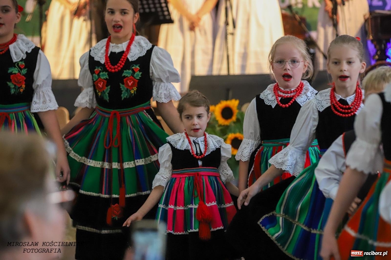 Zdjęcie w galerii na portalu naszraciborz.pl: Śląska i góralska nuta. Strzecha, Uśmiech i Trebunie Tutki wiadomości z regionu