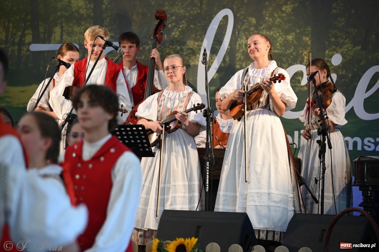 Zdjęcie w galerii na portalu naszraciborz.pl: Śląska i góralska nuta. Strzecha, Uśmiech i Trebunie Tutki wiadomości z regionu