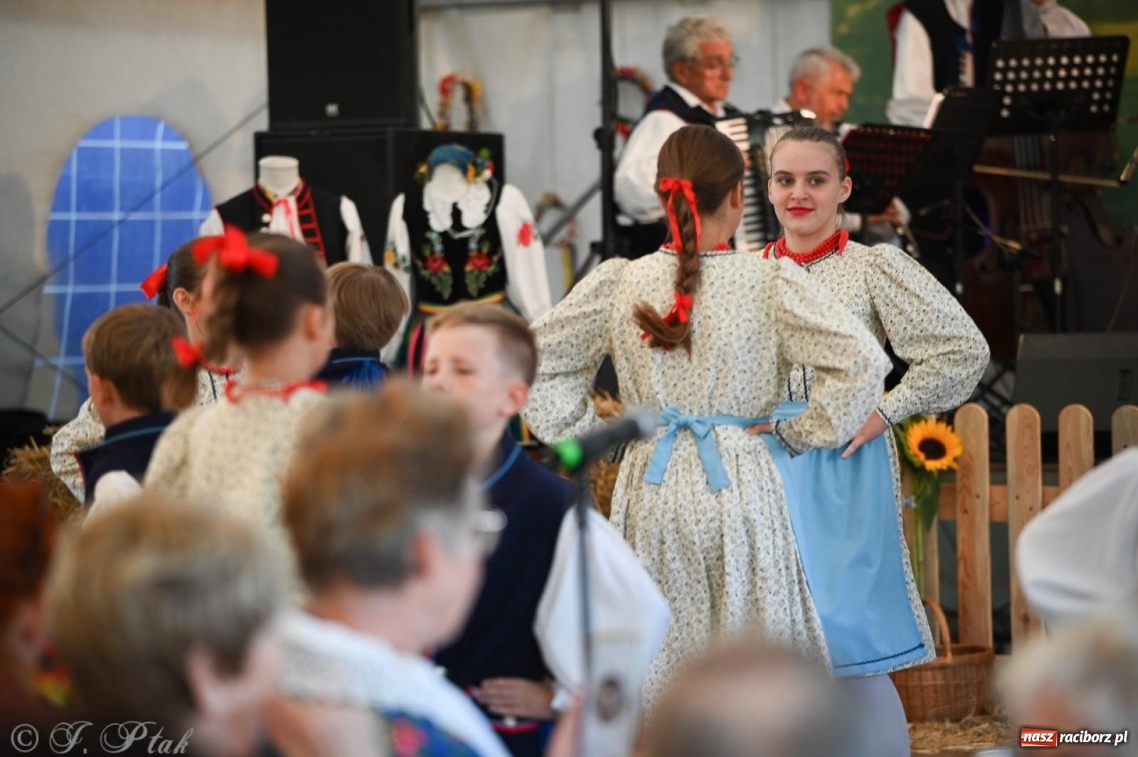 Zdjęcie w galerii na portalu naszraciborz.pl: Śląska i góralska nuta. Strzecha, Uśmiech i Trebunie Tutki wiadomości z regionu