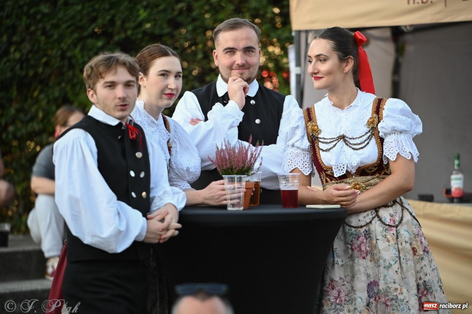 Zdjęcie w galerii na portalu naszraciborz.pl: Śląska i góralska nuta. Strzecha, Uśmiech i Trebunie Tutki wiadomości z regionu