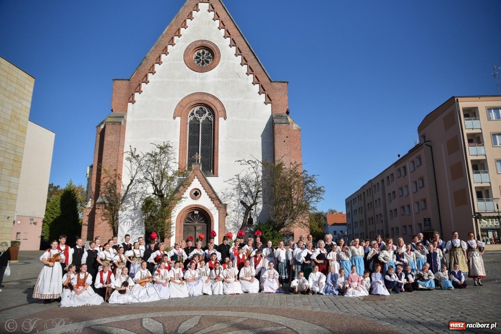 Zdjęcie w galerii na portalu naszraciborz.pl: Raciborska parada folkloru na 70. urodziny Strzechy [FOTO i WIDEO] wiadomości z regionu