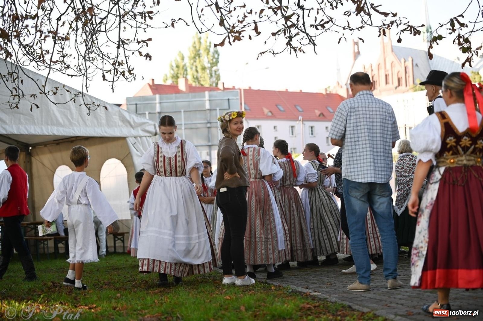 Zdjęcie w galerii na portalu naszraciborz.pl: Raciborska parada folkloru na 70. urodziny Strzechy [FOTO i WIDEO] wiadomości z regionu