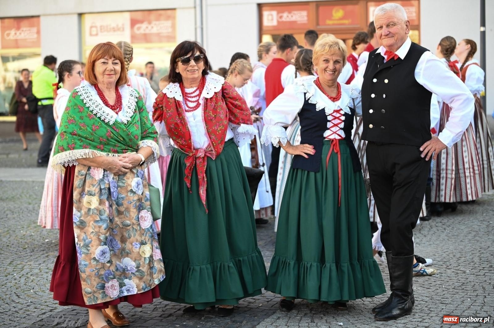 Zdjęcie w galerii na portalu naszraciborz.pl: Raciborska parada folkloru na 70. urodziny Strzechy [FOTO i WIDEO] wiadomości z regionu