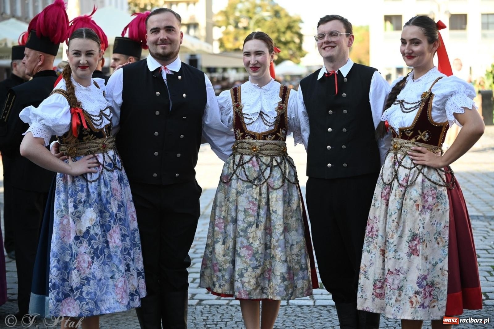 Zdjęcie w galerii na portalu naszraciborz.pl: Raciborska parada folkloru na 70. urodziny Strzechy [FOTO i WIDEO] wiadomości z regionu