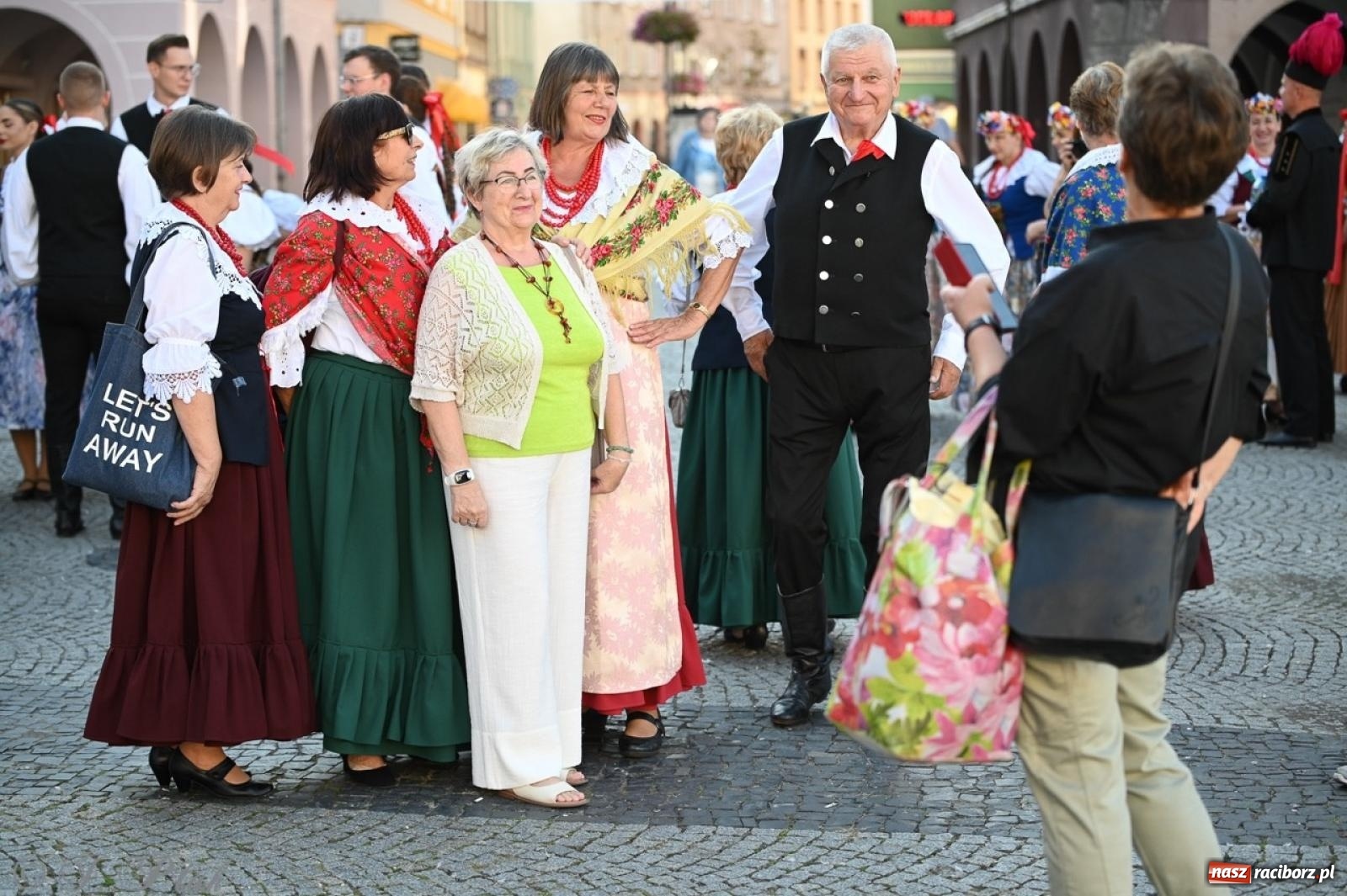 Zdjęcie w galerii na portalu naszraciborz.pl: Raciborska parada folkloru na 70. urodziny Strzechy [FOTO i WIDEO] wiadomości z regionu
