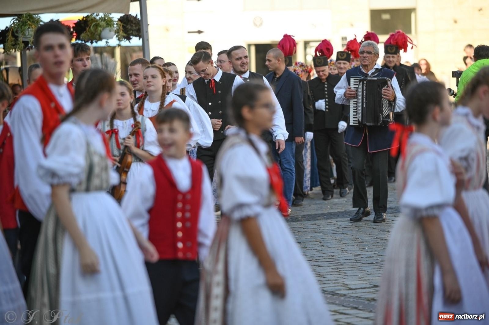 Zdjęcie w galerii na portalu naszraciborz.pl: Raciborska parada folkloru na 70. urodziny Strzechy [FOTO i WIDEO] wiadomości z regionu