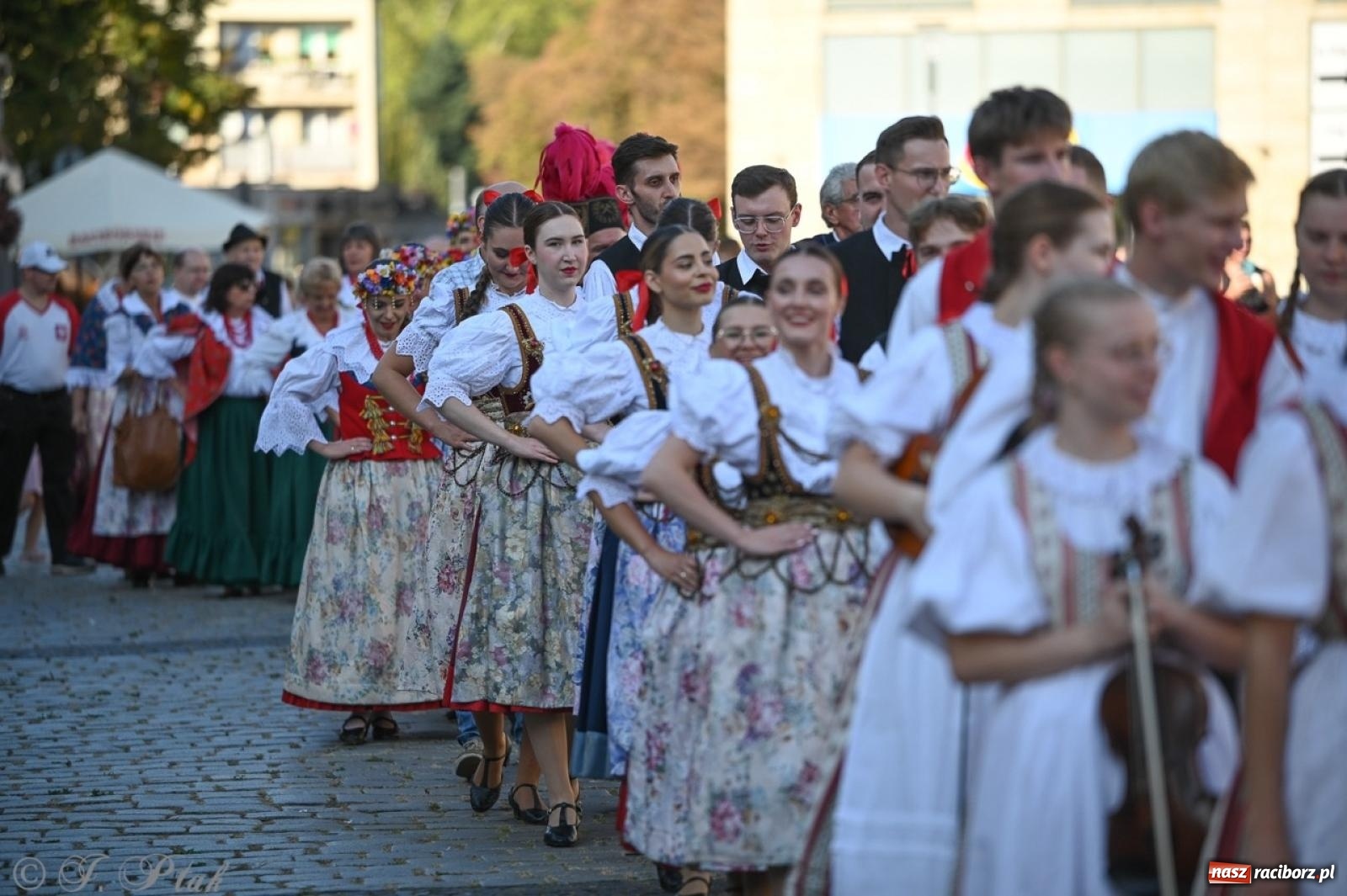 Zdjęcie w galerii na portalu naszraciborz.pl: Raciborska parada folkloru na 70. urodziny Strzechy [FOTO i WIDEO] wiadomości z regionu
