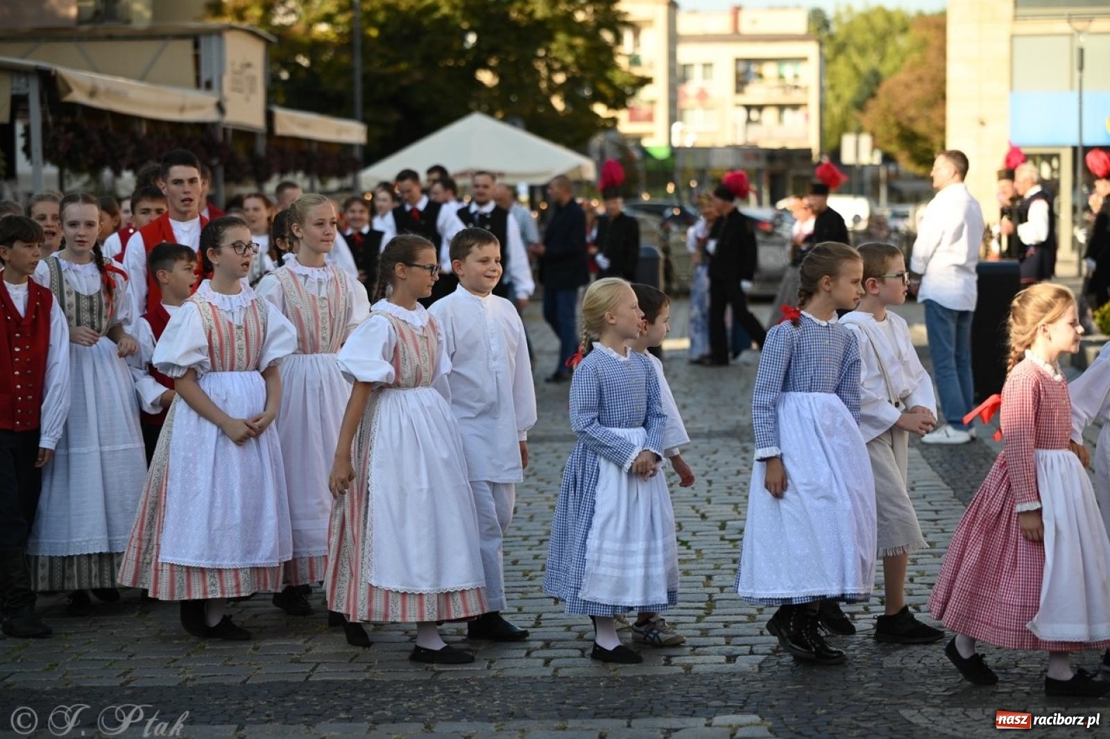 Zdjęcie w galerii na portalu naszraciborz.pl: Raciborska parada folkloru na 70. urodziny Strzechy [FOTO i WIDEO] wiadomości z regionu
