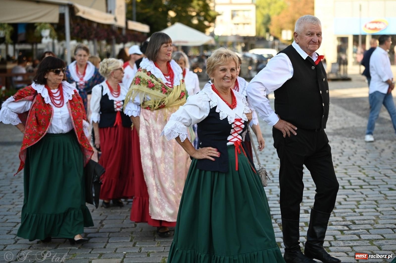 Zdjęcie w galerii na portalu naszraciborz.pl: Raciborska parada folkloru na 70. urodziny Strzechy [FOTO i WIDEO] wiadomości z regionu