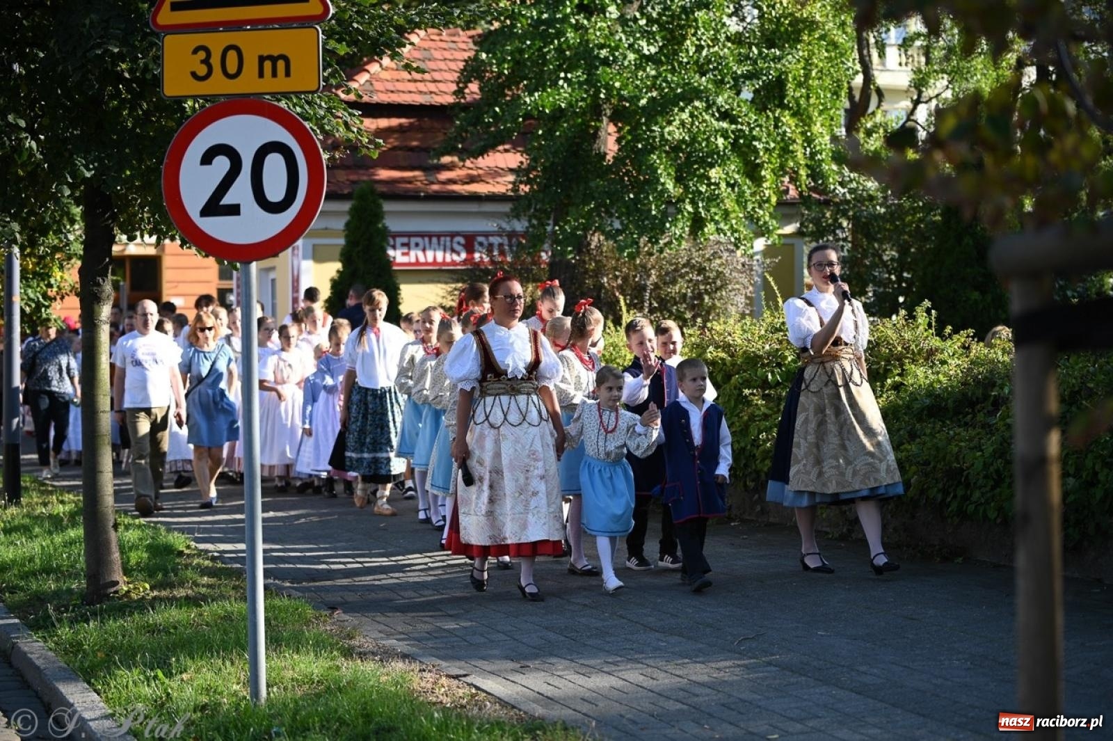 Zdjęcie w galerii na portalu naszraciborz.pl: Raciborska parada folkloru na 70. urodziny Strzechy [FOTO i WIDEO] wiadomości z regionu