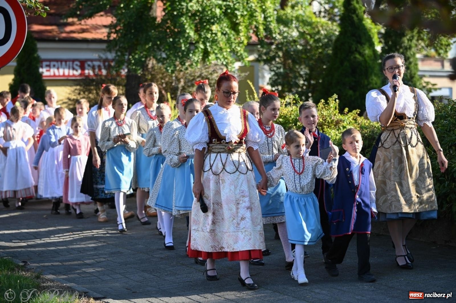 Zdjęcie w galerii na portalu naszraciborz.pl: Raciborska parada folkloru na 70. urodziny Strzechy [FOTO i WIDEO] wiadomości z regionu
