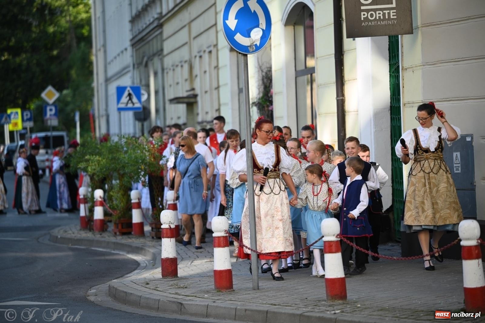 Zdjęcie w galerii na portalu naszraciborz.pl: Raciborska parada folkloru na 70. urodziny Strzechy [FOTO i WIDEO] wiadomości z regionu