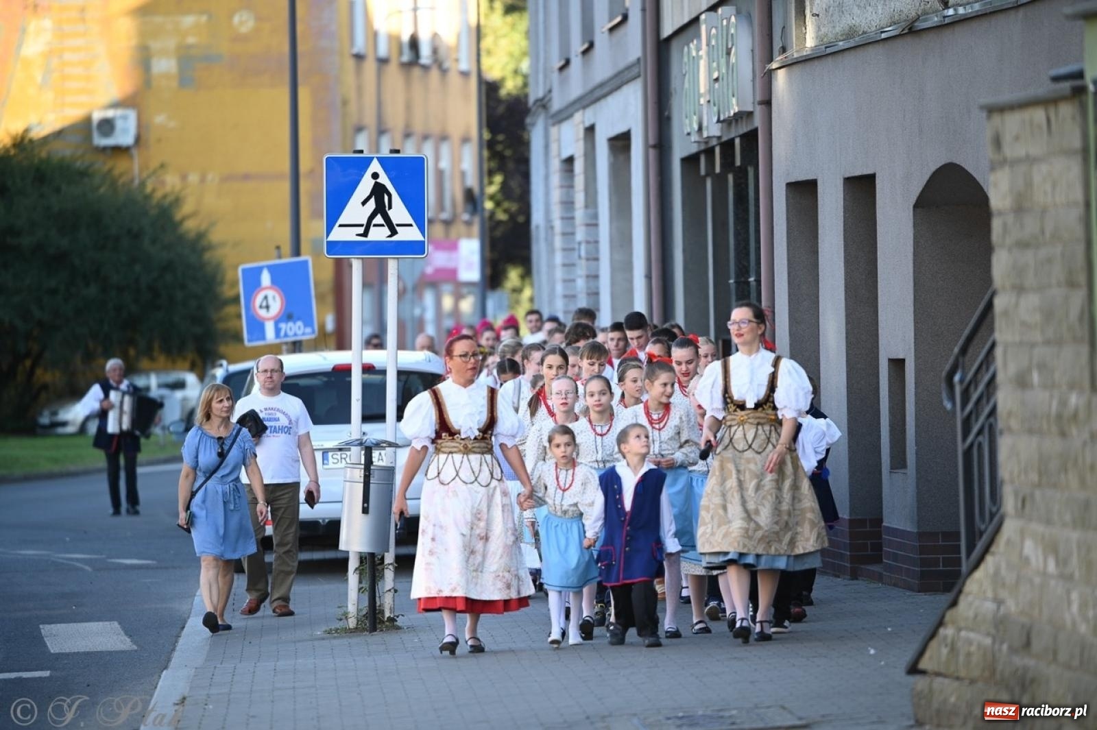 Zdjęcie w galerii na portalu naszraciborz.pl: Raciborska parada folkloru na 70. urodziny Strzechy [FOTO i WIDEO] wiadomości z regionu