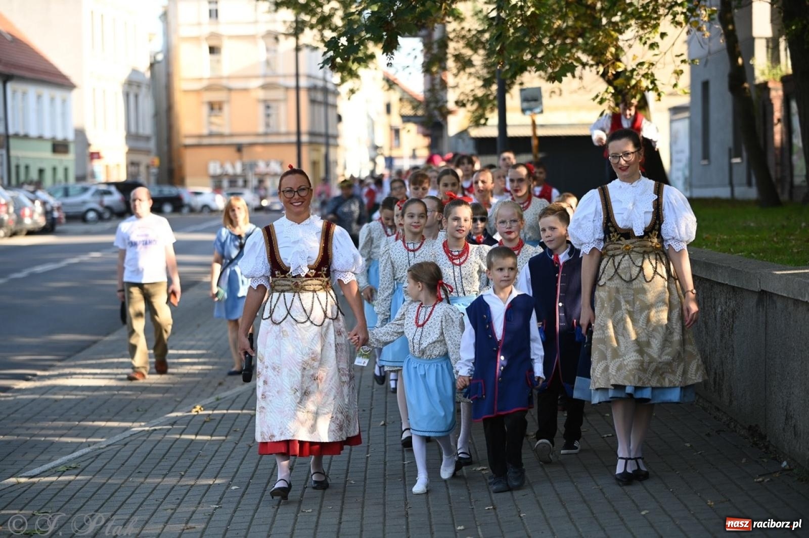 Zdjęcie w galerii na portalu naszraciborz.pl: Raciborska parada folkloru na 70. urodziny Strzechy [FOTO i WIDEO] wiadomości z regionu