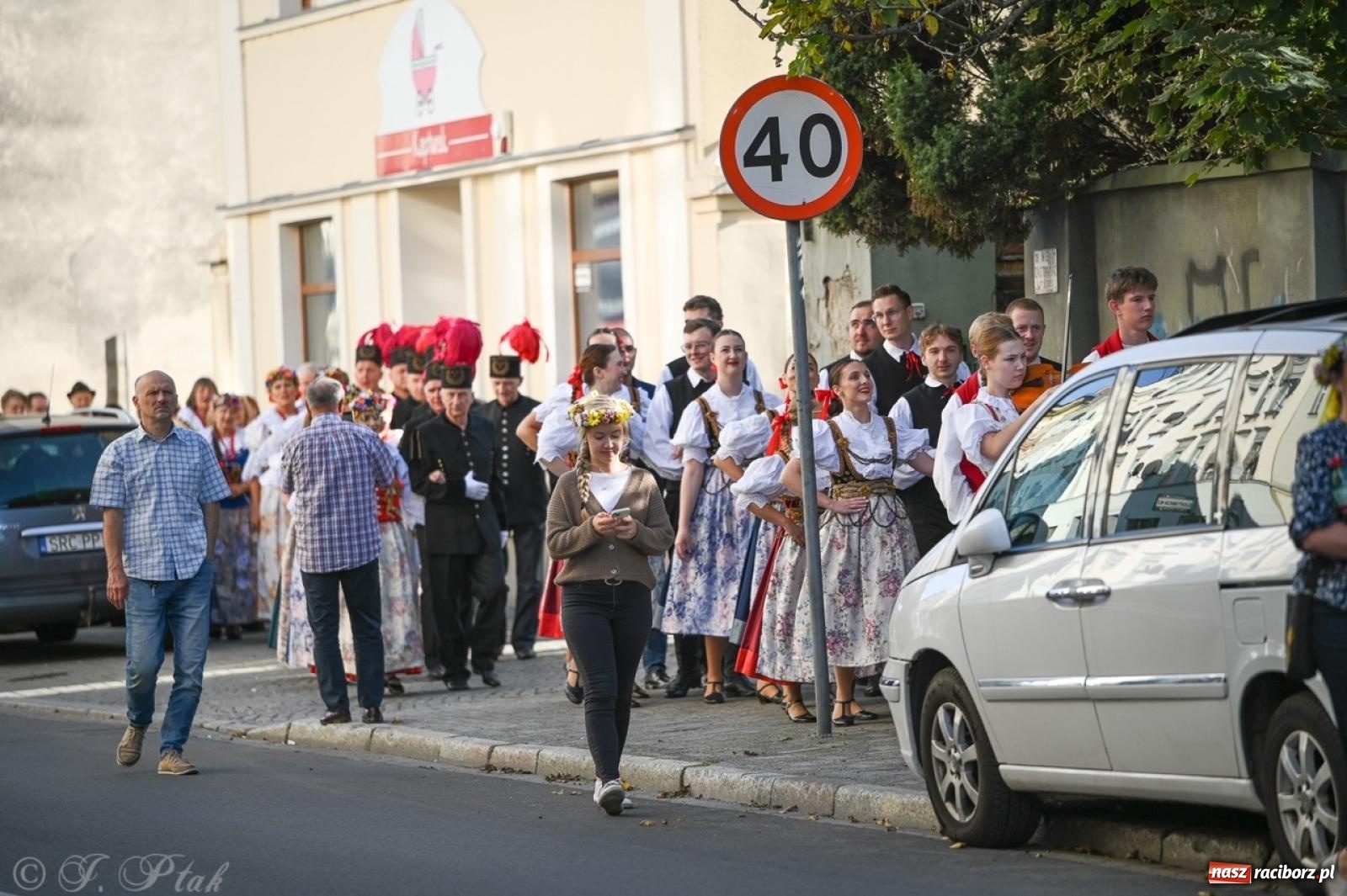 Zdjęcie w galerii na portalu naszraciborz.pl: Raciborska parada folkloru na 70. urodziny Strzechy [FOTO i WIDEO] wiadomości z regionu