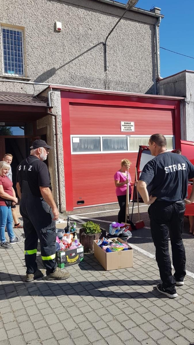 Zdjęcie w galerii na portalu naszraciborz.pl: Raport 998. Śmigłowiec LPR wezwany na Rudnicką. Dalsza walka ze skutkami powodzi wiadomości z regionu