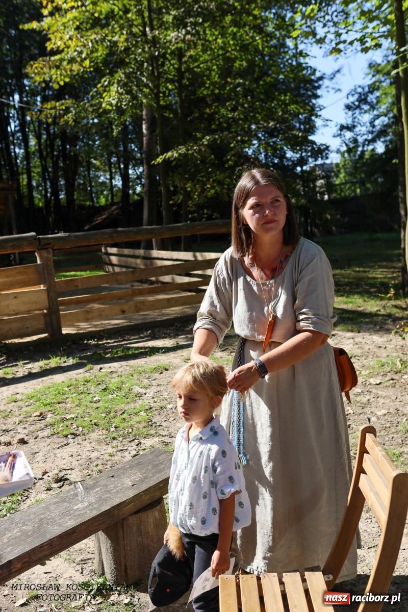 Zdjęcie w galerii na portalu naszraciborz.pl: Obfitość i magia w raciborskim grodzie [FOTO i WIDEO] wiadomości z regionu