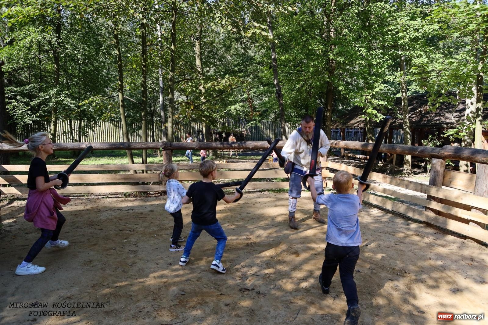 Zdjęcie w galerii na portalu naszraciborz.pl: Obfitość i magia w raciborskim grodzie [FOTO i WIDEO] wiadomości z regionu