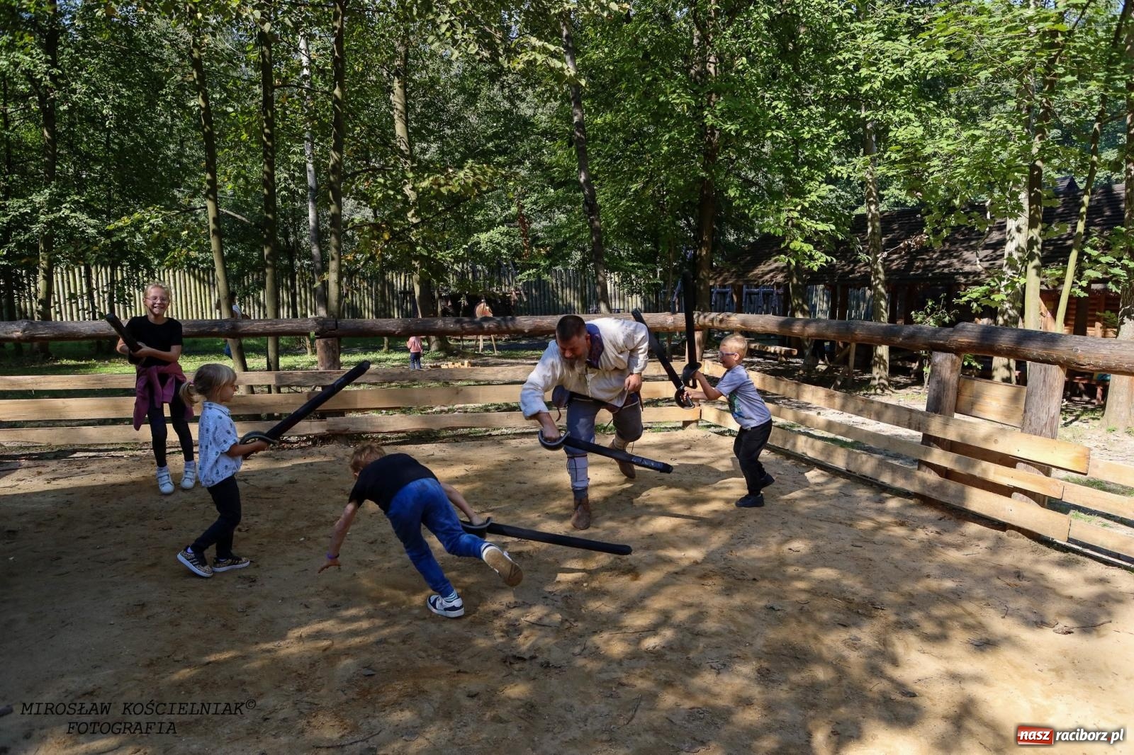 Zdjęcie w galerii na portalu naszraciborz.pl: Obfitość i magia w raciborskim grodzie [FOTO i WIDEO] wiadomości z regionu