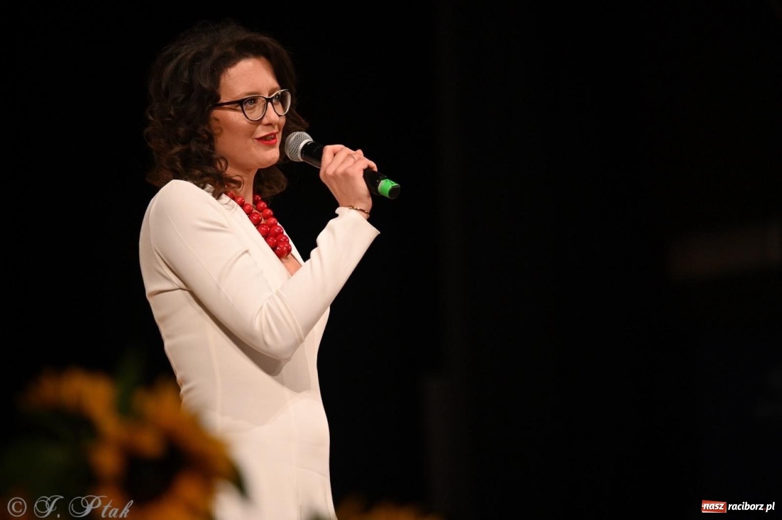 Zdjęcie w galerii na portalu naszraciborz.pl: 70. urodziny Zespołu Pieśni i Tańca Strzecha. Koncert jubileuszowy w RCK [FOTO i WIDEO] wiadomości z regionu