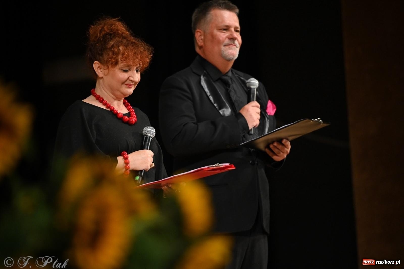 Zdjęcie w galerii na portalu naszraciborz.pl: 70. urodziny Zespołu Pieśni i Tańca Strzecha. Koncert jubileuszowy w RCK [FOTO i WIDEO] wiadomości z regionu