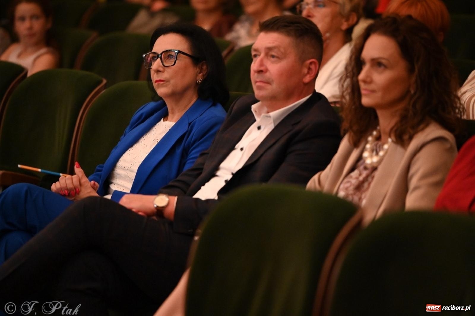 Zdjęcie w galerii na portalu naszraciborz.pl: 70. urodziny Zespołu Pieśni i Tańca Strzecha. Koncert jubileuszowy w RCK [FOTO i WIDEO] wiadomości z regionu