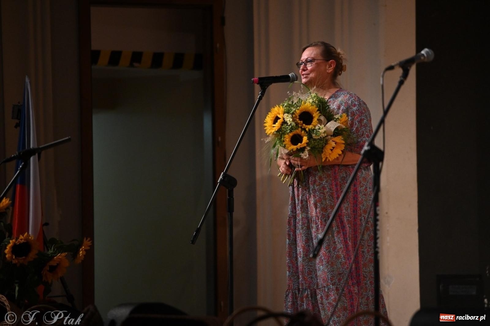 Zdjęcie w galerii na portalu naszraciborz.pl: 70. urodziny Zespołu Pieśni i Tańca Strzecha. Koncert jubileuszowy w RCK [FOTO i WIDEO] wiadomości z regionu