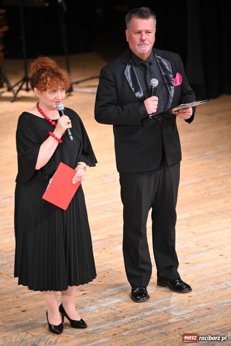 Zdjęcie w galerii na portalu naszraciborz.pl: 70. urodziny Zespołu Pieśni i Tańca Strzecha. Koncert jubileuszowy w RCK [FOTO i WIDEO] wiadomości z regionu