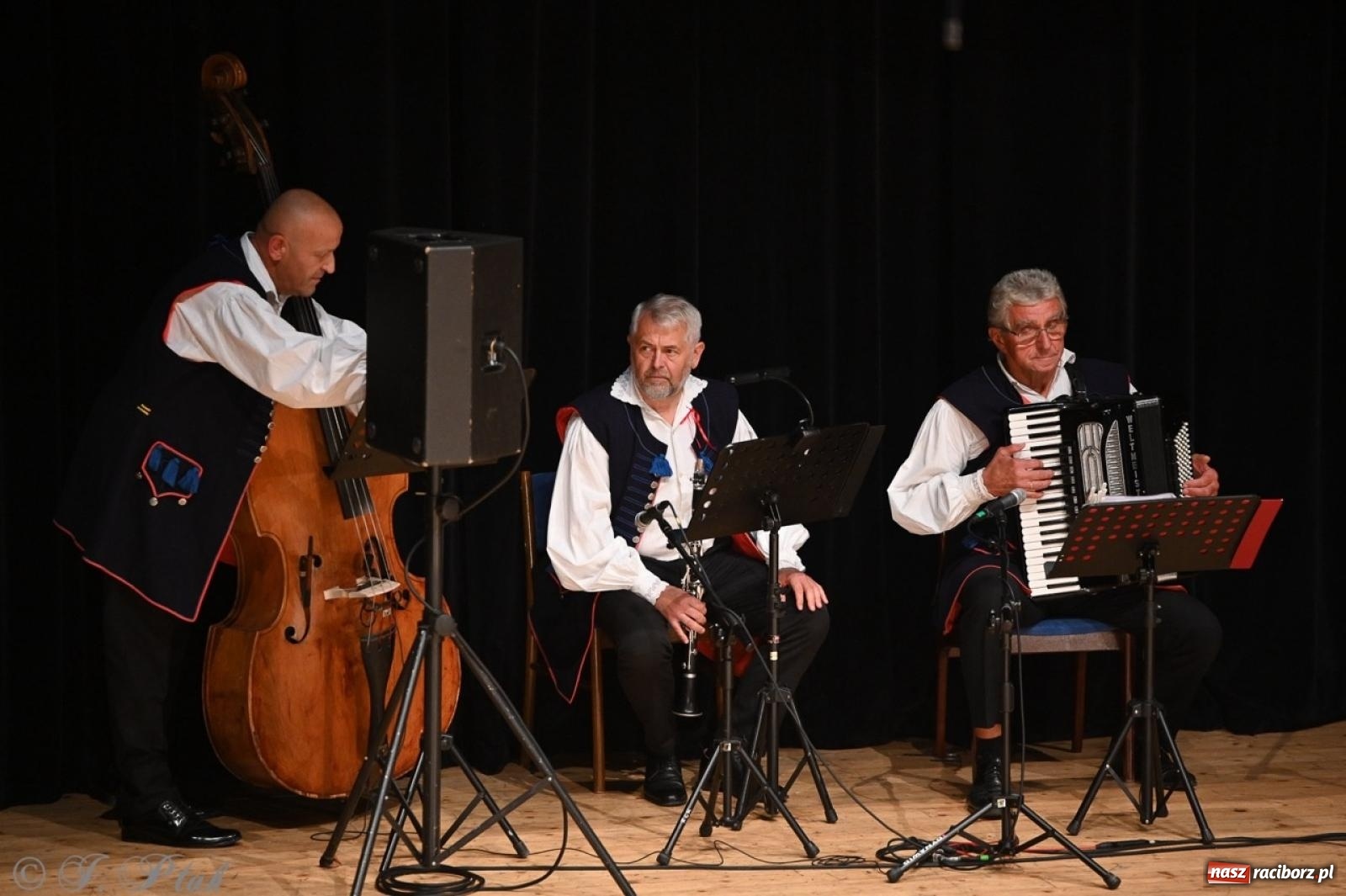 Zdjęcie w galerii na portalu naszraciborz.pl: 70. urodziny Zespołu Pieśni i Tańca Strzecha. Koncert jubileuszowy w RCK [FOTO i WIDEO] wiadomości z regionu