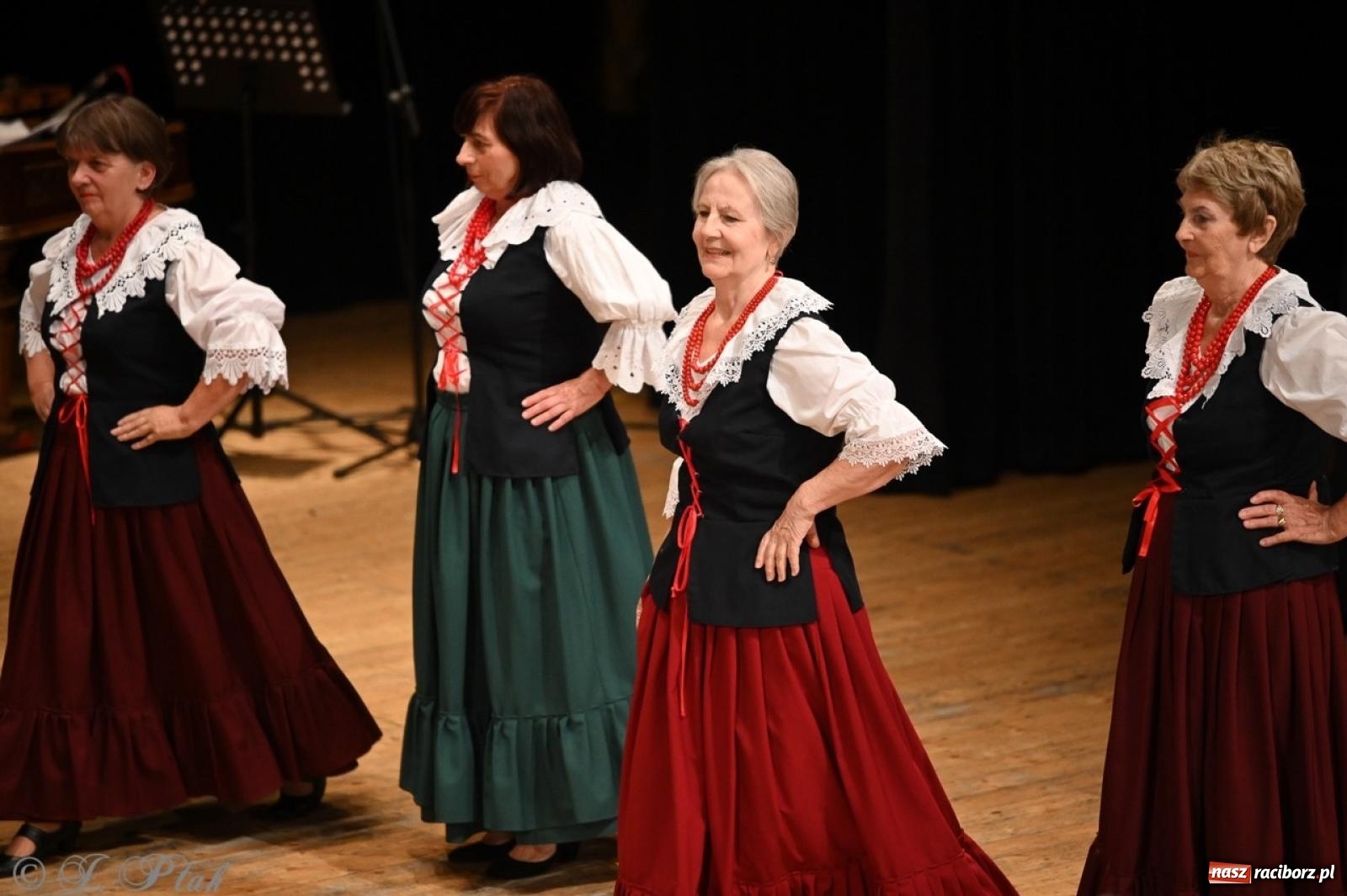 Zdjęcie w galerii na portalu naszraciborz.pl: 70. urodziny Zespołu Pieśni i Tańca Strzecha. Koncert jubileuszowy w RCK [FOTO i WIDEO] wiadomości z regionu