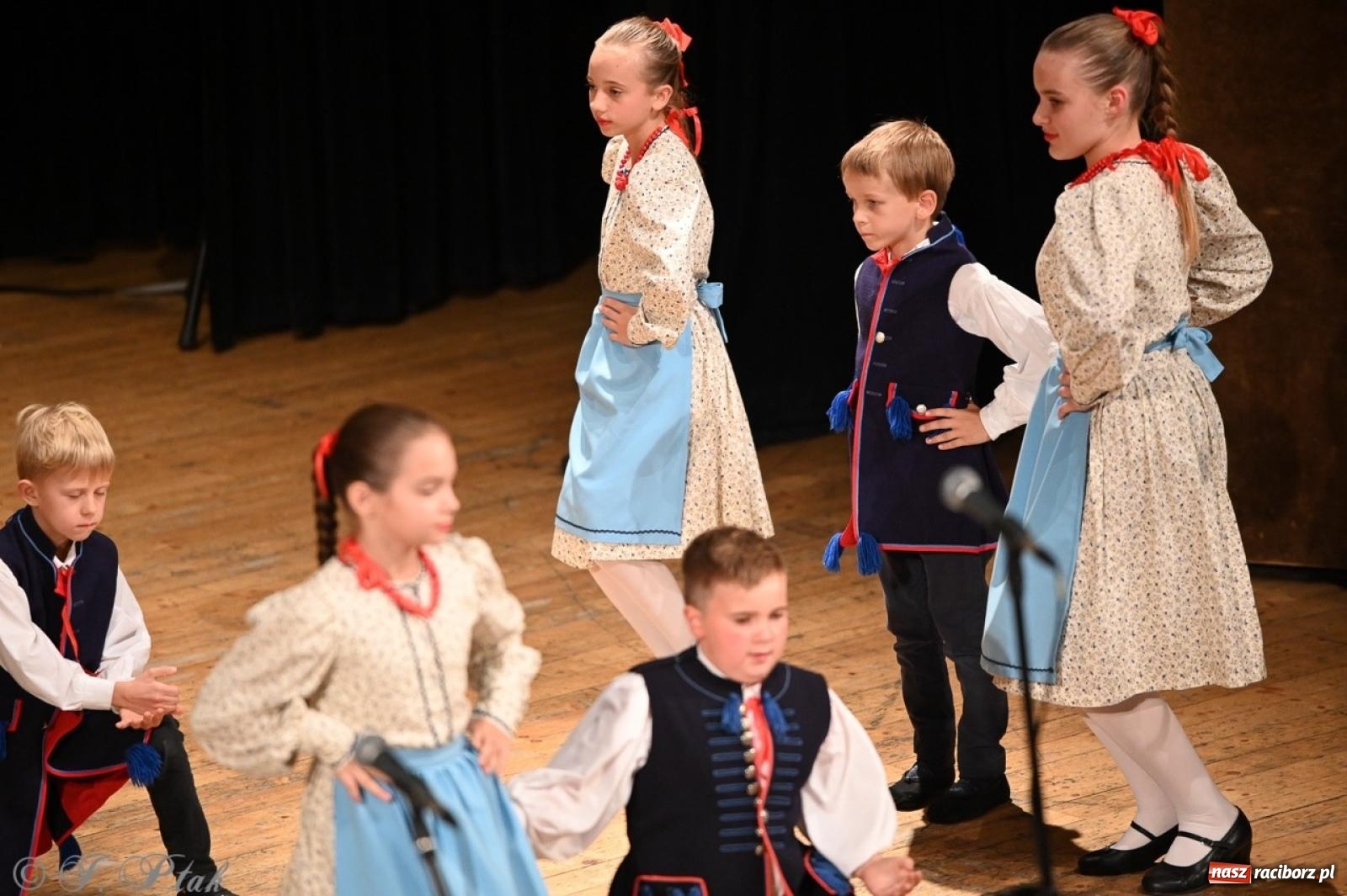 Zdjęcie w galerii na portalu naszraciborz.pl: 70. urodziny Zespołu Pieśni i Tańca Strzecha. Koncert jubileuszowy w RCK [FOTO i WIDEO] wiadomości z regionu